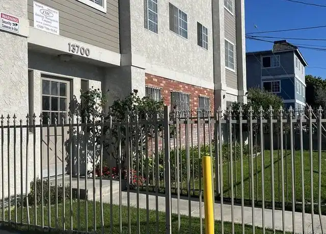 Property at 13700 Kornblum Ave Unit 14, Hawthorne, CA, 90250, 1 bed, 1 bath, [object Object]