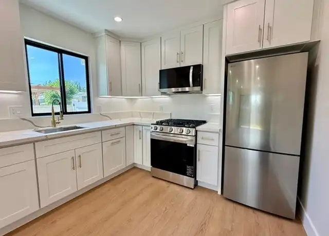Property at 22130 Gault St, Canoga Park, CA, 91303, 1 bed, 1 bath, [object Object]