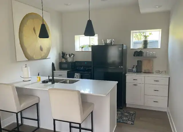 Property at 1113 S 9th St Unit 2, Omaha, NE, 68108, 1 bed, 1 bath, [object Object]
