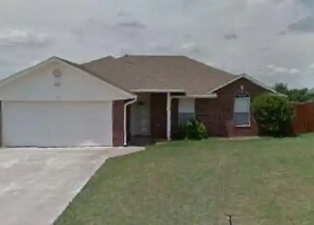 Property at 305 E Seminole St, Geronimo, OK, 73543, 3 beds, 2 baths, [object Object]