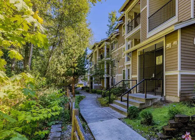 Photo of 21010 39th Way S, Seatac, WA 98198