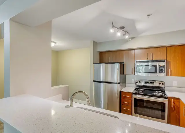Photo of 21010 39th Way S, Seatac, WA 98198