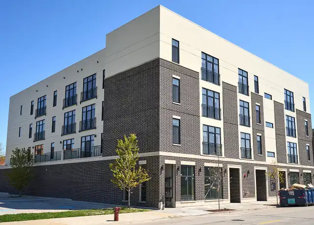 Property at 926 E 43rd St Unit 401, Chicago, IL, 60653, 1 bed, 1 bath, [object Object]