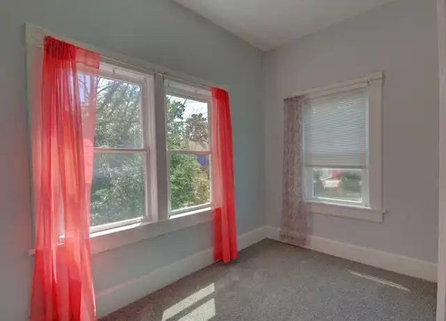 Property at 520 W 7th St Unit 3, Davenport, IA, 52803, 3 beds, 1 bath, [object Object]