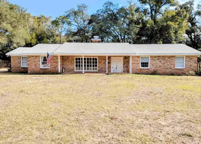 Property at 2 Manor Dr, Pensacola, FL, 32507, 3 beds, 2.5 baths, [object Object]