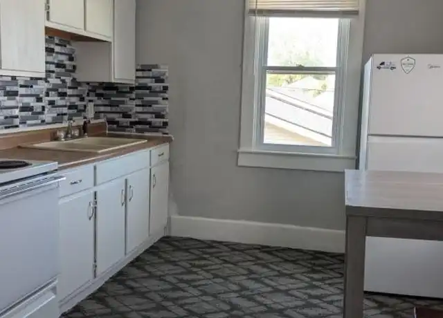 Property at 709 N Webster St Unit 2b, Kokomo, IN, 46901, 1 bed, 1 bath, [object Object]