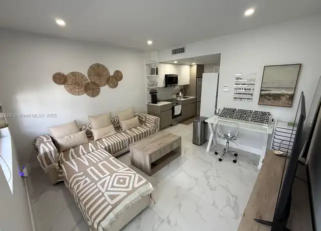Property at 944 Jefferson Ave Unit 15, Miami Beach, FL, 33139, 1 bed, 1 bath, [object Object]