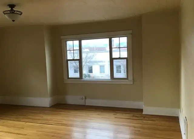 Property at 38 N Oakdale Ave Unit 10, Medford, OR, 97501, 1 bed, 1 bath, [object Object]