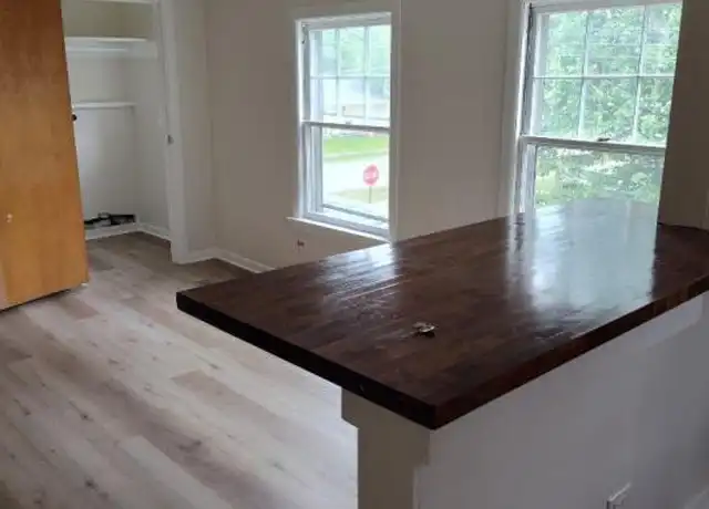 Property at 901 W Maplewood St, Marion, IL, 62959, 2 beds, 2 baths, [object Object]