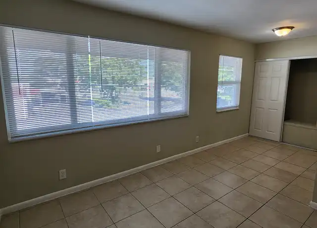 Property at 933 Laurel Dr Unit D, Lake Park, FL, 33403, 2 beds, 1 bath, [object Object]