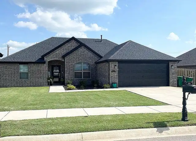 Property at 1800 Sunrise Cir, Centerton, AR, 72719, 3 beds, 2 baths, [object Object]