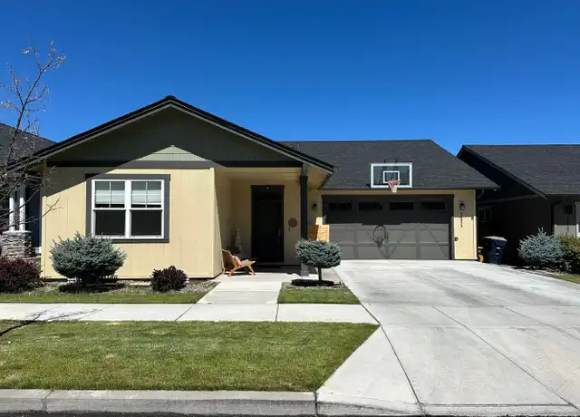 Property at 63853 Hunters Cir, Bend, OR, 97701, 3 beds, 2 baths, [object Object]