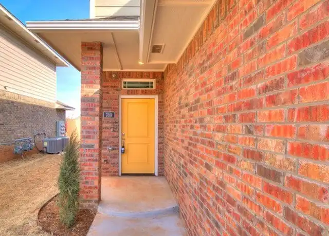 Property at 731 SW 14th St, Moore, OK, 73160, 3 beds, 2.5 baths, [object Object]