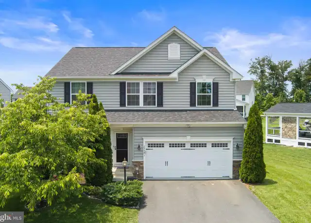 Property at 25541 Emerson Oaks Dr, Aldie, VA, 20105, 4 beds, 2.5 baths, [object Object]