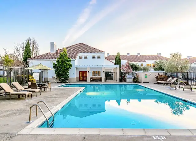 Photo of 1900 Sestri Ln, Petaluma, CA 94954