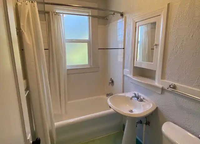 Property at 2138 NE Halsey St Unit 109, Portland, OR, 97232, 2 beds, 1 bath, [object Object]