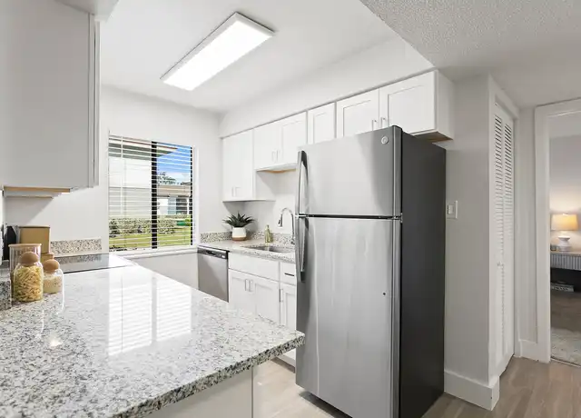 Property at Alaris Grande - 1201 Seminole Blvd, Largo, FL, 33770, 1 bed, 1 bath, [object Object]