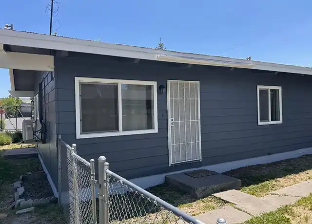 Property at 2424 Union St, Klamath Falls, OR, 97601, 2 beds, 1 bath, [object Object]