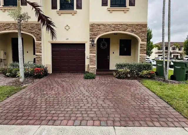 Property at 121 SE 33rd Ter Unit 121, Homestead, FL, 33033, 4 beds, 2.5 baths, [object Object]