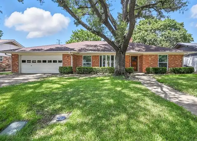 Property at 2201 Briarwood Blvd, Arlington, TX, 76013, 3 beds, 2 baths, [object Object]