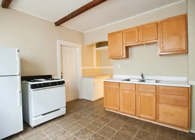 Property at 3221 N Newhall St Unit 3221-Lower, Milwaukee, WI, 53211, 2 beds, 1 bath, [object Object]