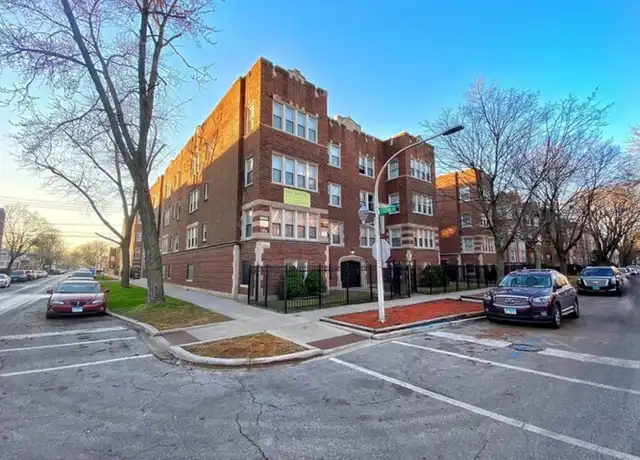 Property at 7648 S Phillips Ave Unit 2416-3, Chicago, IL, 60649, 1 bed, 1 bath, [object Object]