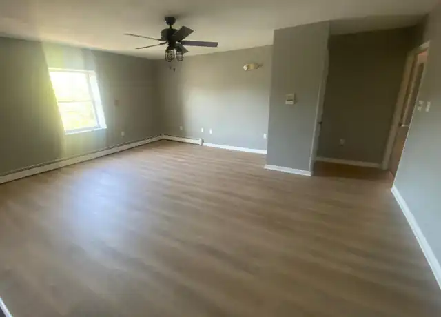 Property at 2712 N Main Ave #303, Scranton, PA, 18508, 2 beds, 1 bath, [object Object]