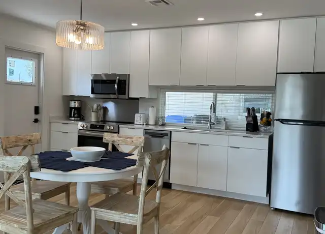 Property at 908 Harbor Dr S Unit 908, Venice, FL, 34285, 1 bed, 1 bath, [object Object]