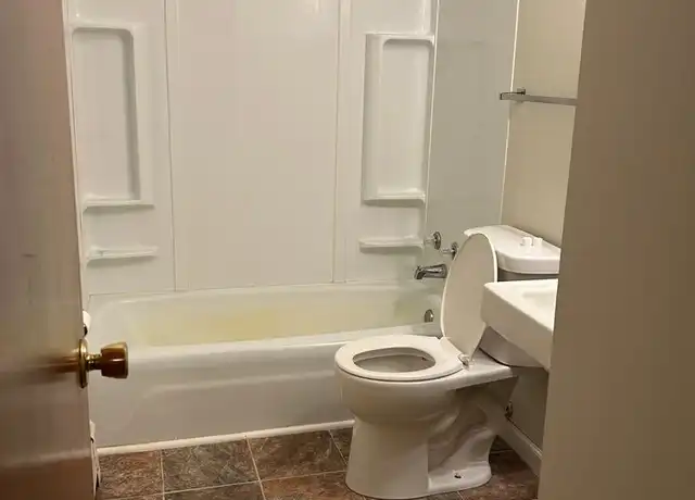 Property at 1712 Continental Dr Unit 207, Grand Forks, ND, 58201, 1 bed, 1 bath, [object Object]