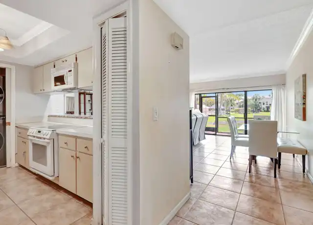 Property at 11863 Wimbledon Cir Unit 441, Wellington, FL, 33414, 1 bed, 1 bath, [object Object]