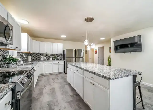 Property at 8139 Kenton St, Houston, TX, 77028, 1 bed, 1 bath, [object Object]