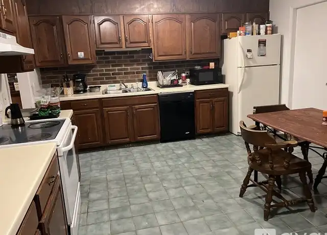 Property at 419 New Kent Rd, Blacksburg, VA, 24060, 1 bed, 1 bath, [object Object]