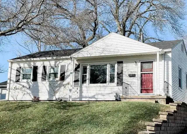 Property at 1508 Lincoln Rd, Bettendorf, IA, 52722, 3 beds, 2 baths, [object Object]
