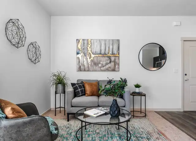 Property at 630 NW Kingwood Ave Unit 102, 2 bed, Redmond, OR, 97756, 2 beds, 1 bath, [object Object]