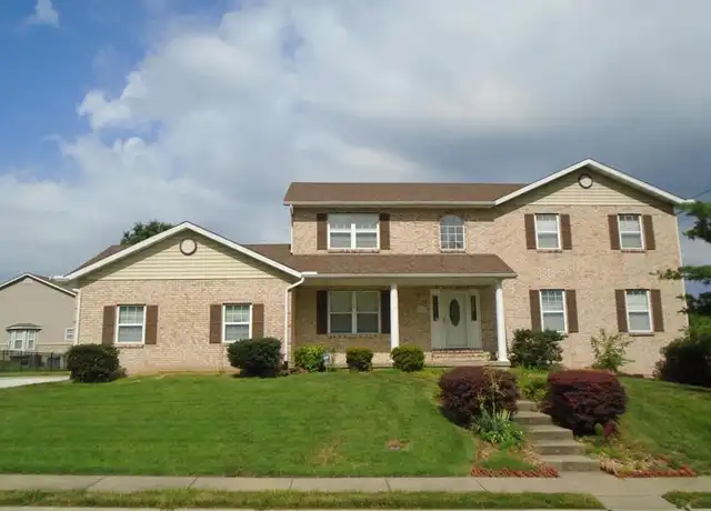 Property at 805 Victoria Ln, O Fallon, IL, 62269, 4 beds, 4 baths, [object Object]
