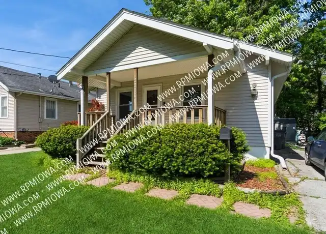 Property at 2210 36th St, Des Moines, IA, 50310, 2 beds, 1 bath, [object Object]