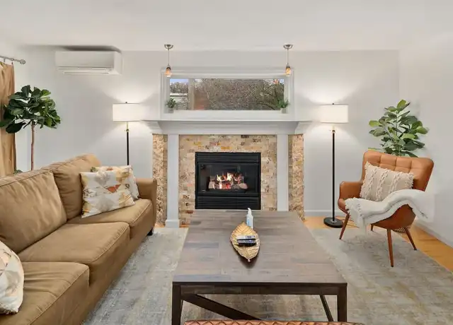 Property at 2310 W Dravus St, Seattle, WA, 98199, 3 beds, 2.5 baths, [object Object]