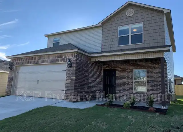 Property at 1127 S Kingfisher Ln, Fayetteville, AR, 72701, 3 beds, 2.5 baths, [object Object]