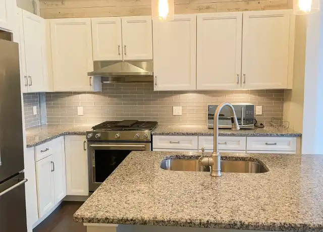 Property at 41 W Lemon St #207, Lancaster, PA, 17603, 1 bed, 1 bath, [object Object]