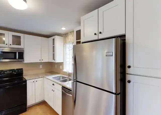 Property at 105 E Prospect St, Marquette, MI, 49855, 2 beds, 2 baths, [object Object]