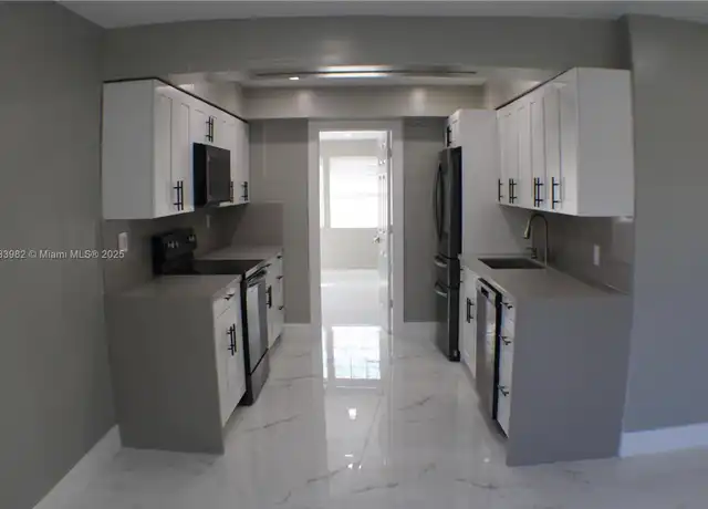 Property at 515 S 61st Ter, Hollywood, FL, 33023, 3 beds, 2 baths, [object Object]