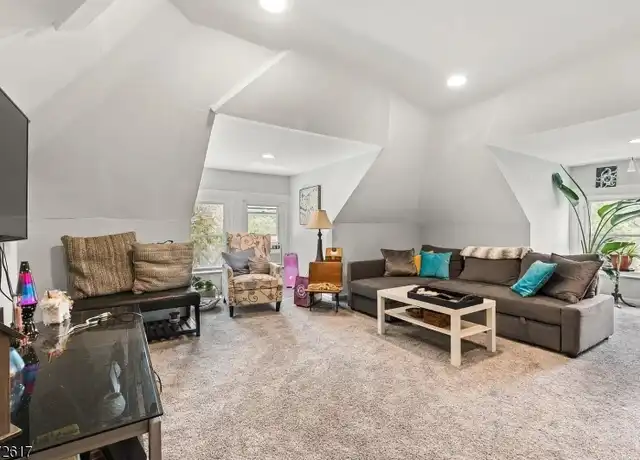 Property at 475 Union Ave, Belleville, NJ, 07109, 3 beds, 1 bath, [object Object]