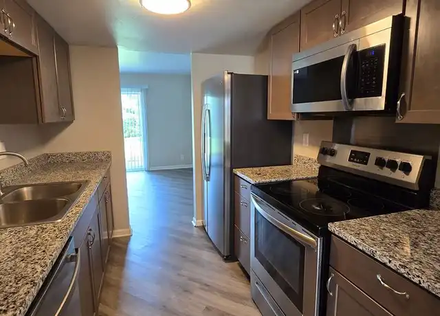 Property at 3036 Jacqueline Ct Unit 5, Rockford, IL, 61109, 3 beds, 1.5 baths, [object Object]