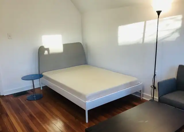 Property at 5 Lexington Ave Unit Top, Somerville, MA, 02144, 1 bed, 1 bath, [object Object]