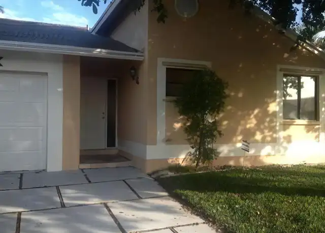 Property at 11111 SW 10th St, Pembroke Pines, FL, 33025, 3 beds, 2 baths, [object Object]