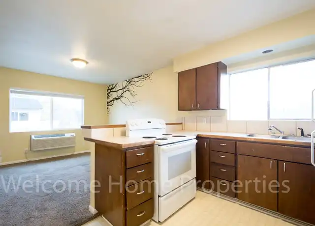 Property at 108 SE 6th St Apt 10, College Place, WA, 99324, 2 beds, 1 bath, [object Object]
