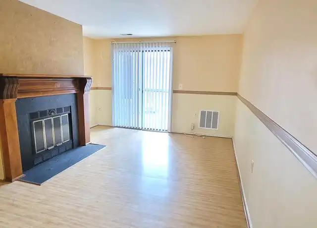 Property at 18010 Chalet Dr Apt 204, Germantown, MD, 20874, 2 beds, 2 baths, [object Object]