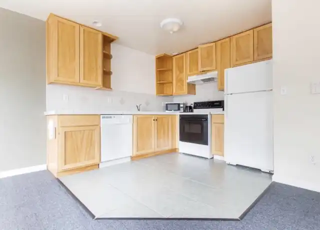Property at 686 E 16th Ave Unit 4, Eugene, OR, 97401, 2 beds, 1.5 baths, [object Object]
