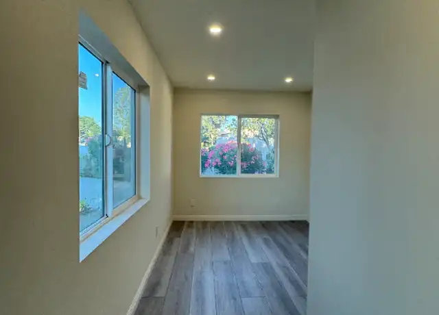 Property at 890 E Avenida de los Arboles, Thousand Oaks, CA, 91360, 1 bed, 1 bath, [object Object]