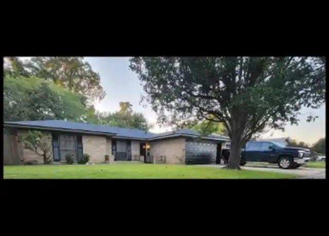Property at 2110 Venus Dr, Bossier City, LA, 71112, 3 beds, 2 baths, [object Object]